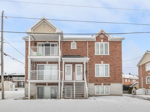 Condo for sale (Quebec North Shore)