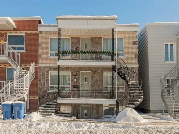 Triplex for sale (Quebec North Shore)
