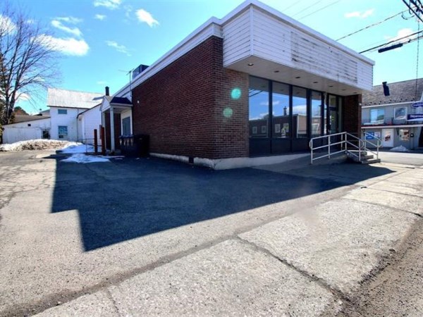 Commercial building/Office for sale (Bas-Saint-Laurent)