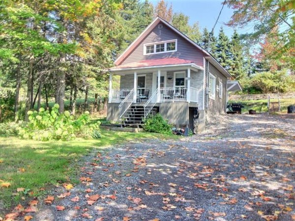 One-and-a-half-storey house for sale (Bas-Saint-Laurent)