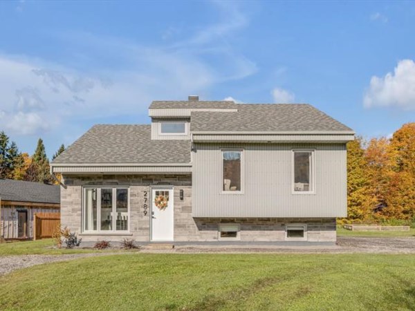Bungalow for sale (Quebec North Shore)