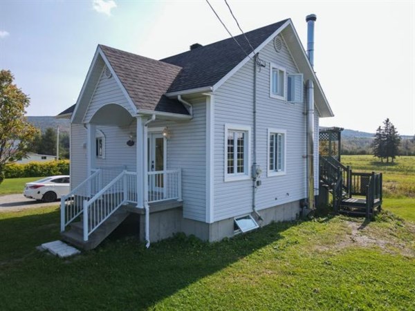 One-and-a-half-storey house for sale (Chaudière-Appalaches)