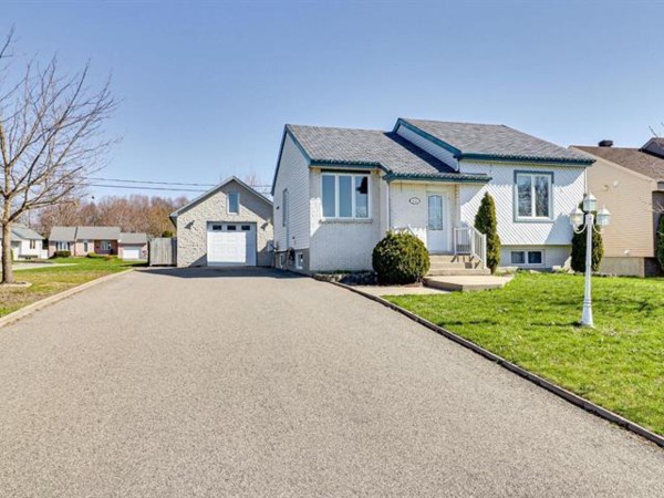 Bungalow for sale (Laurentides)