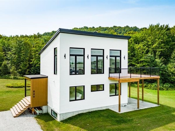 Two or more storey for sale (Estrie)