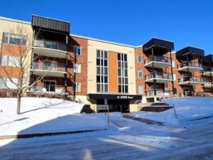 17032769 - Condo à vendre