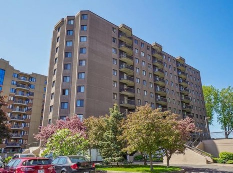 14211080 - Condo à vendre