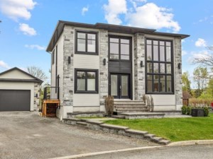 22359089 - Maison à étages à vendre